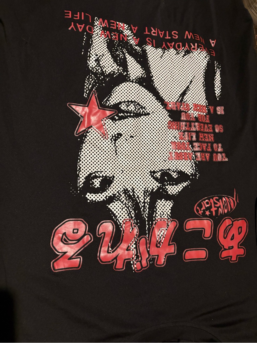 ROMWE Black Graphic Tee with Red Accents